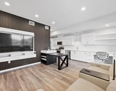 4004 Banister Ln - Photo Thumbnail 7