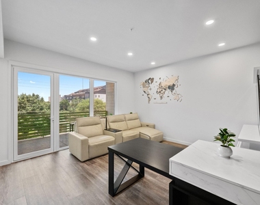 4004 Banister Ln - Photo Thumbnail 2