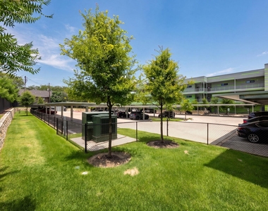 4004 Banister Ln - Photo Thumbnail 24