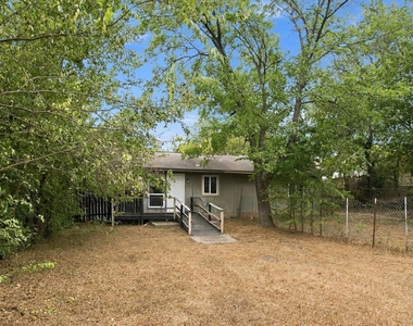 415 Thelma Dr - Photo Thumbnail 14