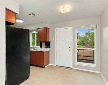 415 Thelma Dr - Photo Thumbnail 5