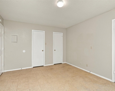 415 Thelma Dr - Photo Thumbnail 12