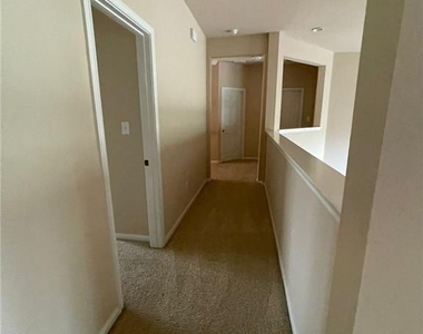 704 S Frontier Ln - Photo Thumbnail 29