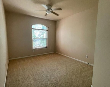 704 S Frontier Ln - Photo Thumbnail 27