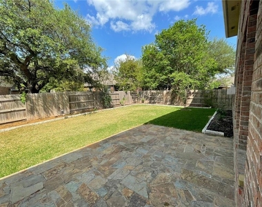 704 S Frontier Ln - Photo Thumbnail 32