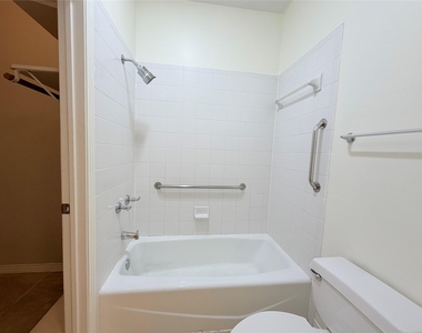 4009 Eck Ln - Photo Thumbnail 20