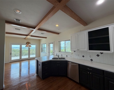 4009 Eck Ln - Photo Thumbnail 11