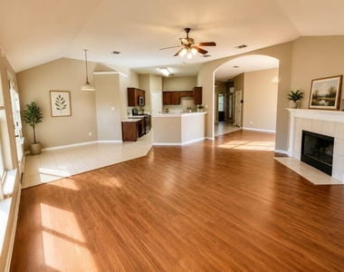 126 Copperwood Loop - Photo Thumbnail 4