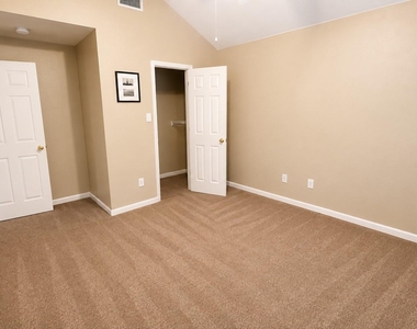 126 Copperwood Loop - Photo Thumbnail 12