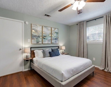 11519 Pecan Creek Pkwy - Photo Thumbnail 6
