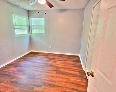 9348 Culpeper Avenue - Photo Thumbnail 15