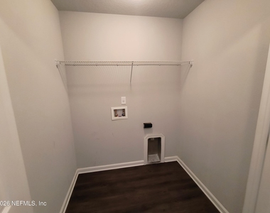 1211 Sarahs Landing Drive - Photo Thumbnail 15