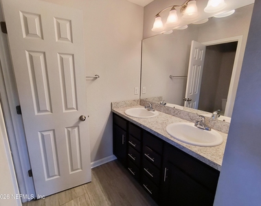 1211 Sarahs Landing Drive - Photo Thumbnail 10