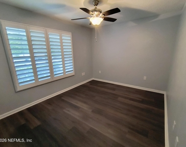 1211 Sarahs Landing Drive - Photo Thumbnail 11