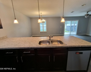 1211 Sarahs Landing Drive - Photo Thumbnail 3