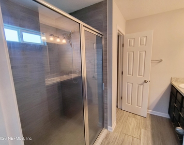 1211 Sarahs Landing Drive - Photo Thumbnail 9