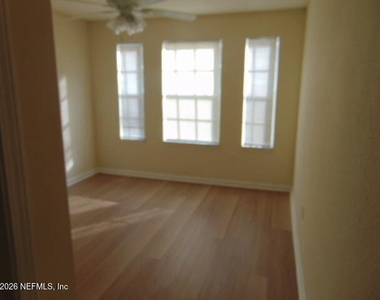 10075 Gate Parkway N - Photo Thumbnail 1