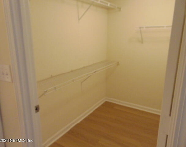 10075 Gate Parkway N - Photo Thumbnail 3