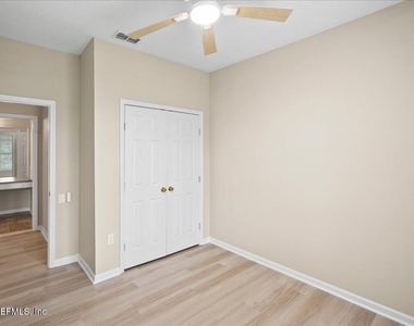 10550 Baymeadows Road - Photo Thumbnail 15