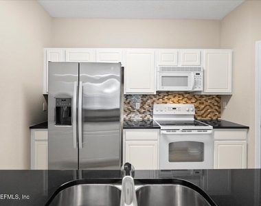 10550 Baymeadows Road - Photo Thumbnail 12