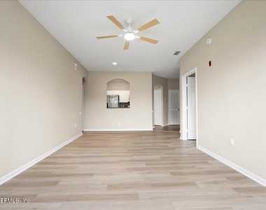 10550 Baymeadows Road - Photo Thumbnail 13