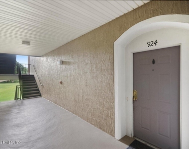 10550 Baymeadows Road - Photo Thumbnail 2