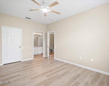 10550 Baymeadows Road - Photo Thumbnail 18