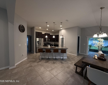 686 Glendale Lane - Photo Thumbnail 12