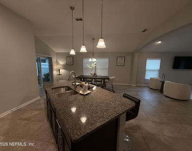 686 Glendale Lane - Photo Thumbnail 14