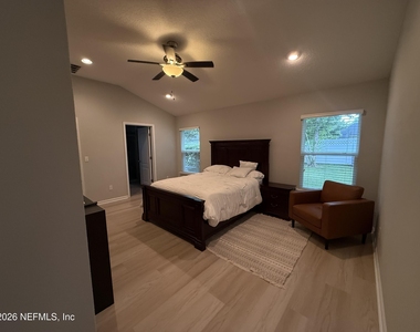 686 Glendale Lane - Photo Thumbnail 16