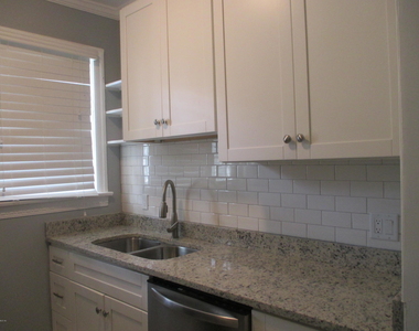 2047 Forbes Street - Photo Thumbnail 3