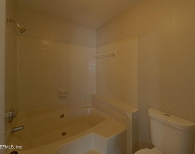 12124 Roundham Lane N - Photo Thumbnail 8