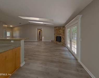 12124 Roundham Lane N - Photo Thumbnail 13