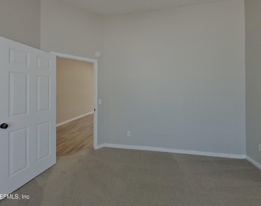12124 Roundham Lane N - Photo Thumbnail 5