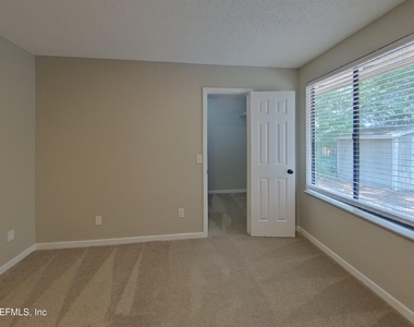 12124 Roundham Lane N - Photo Thumbnail 10