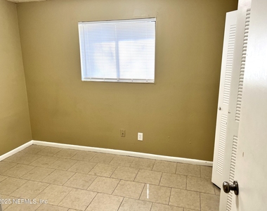 5219 Westchase Court - Photo Thumbnail 5