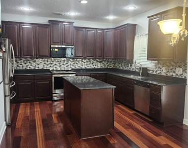 201 Edgeford Court - Photo Thumbnail 13