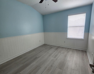 201 Edgeford Court - Photo Thumbnail 28