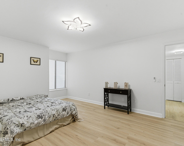 7602 Las Palmas Way - Photo Thumbnail 23