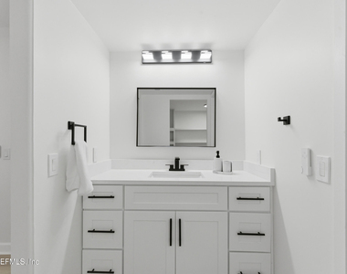 7602 Las Palmas Way - Photo Thumbnail 26