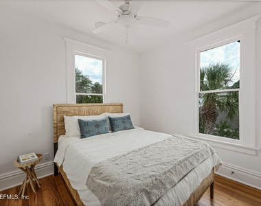 289 N Roscoe Boulevard - Photo Thumbnail 31