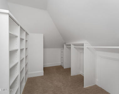 289 N Roscoe Boulevard - Photo Thumbnail 40