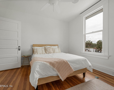 289 N Roscoe Boulevard - Photo Thumbnail 27