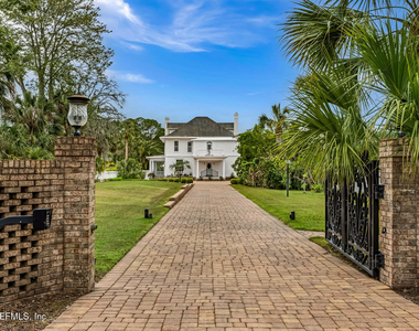 289 N Roscoe Boulevard - Photo Thumbnail 53
