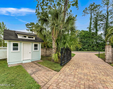 289 N Roscoe Boulevard - Photo Thumbnail 52