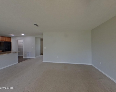 2210 Pebble Point Drive - Photo Thumbnail 2
