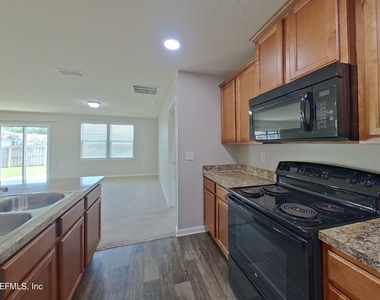 2210 Pebble Point Drive - Photo Thumbnail 4