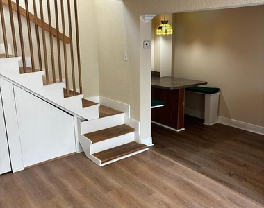 2738 Riverside Avenue - Photo Thumbnail 3