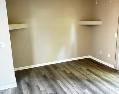 5640 Ansley Street - Photo Thumbnail 14