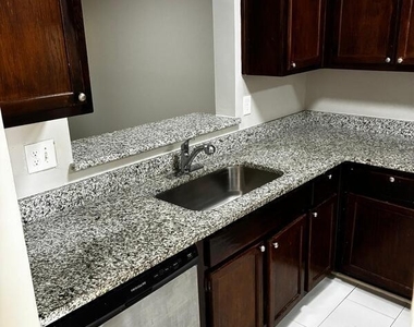 5640 Ansley Street - Photo Thumbnail 5